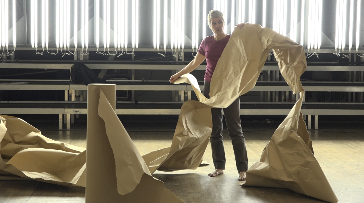 „Papierdialoge“ von Judith Hummel