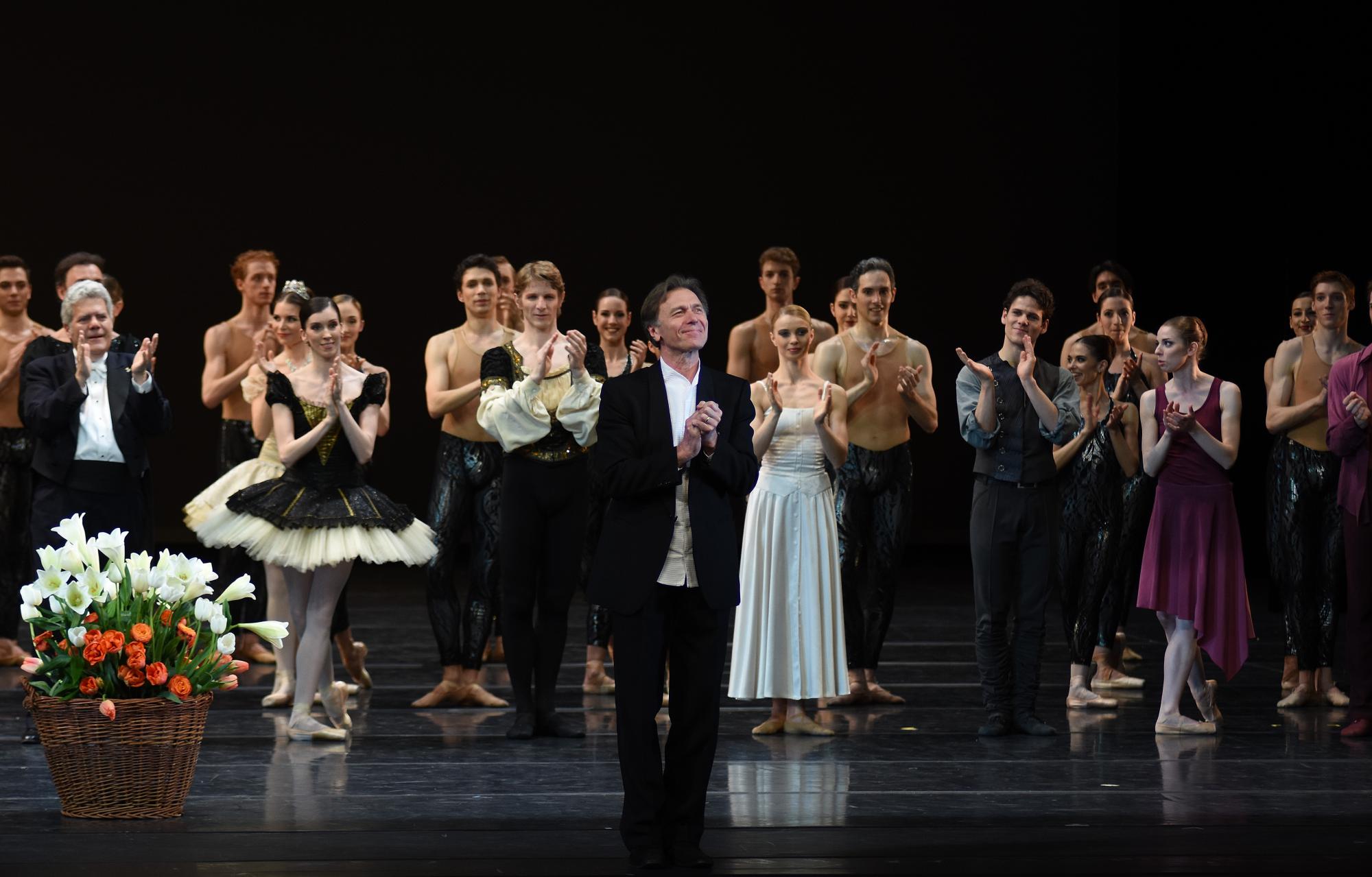 „Terpsichore-Gala XII“ Schlussapplaus. Mit: Ivan Liska, Kompanie und Gäste