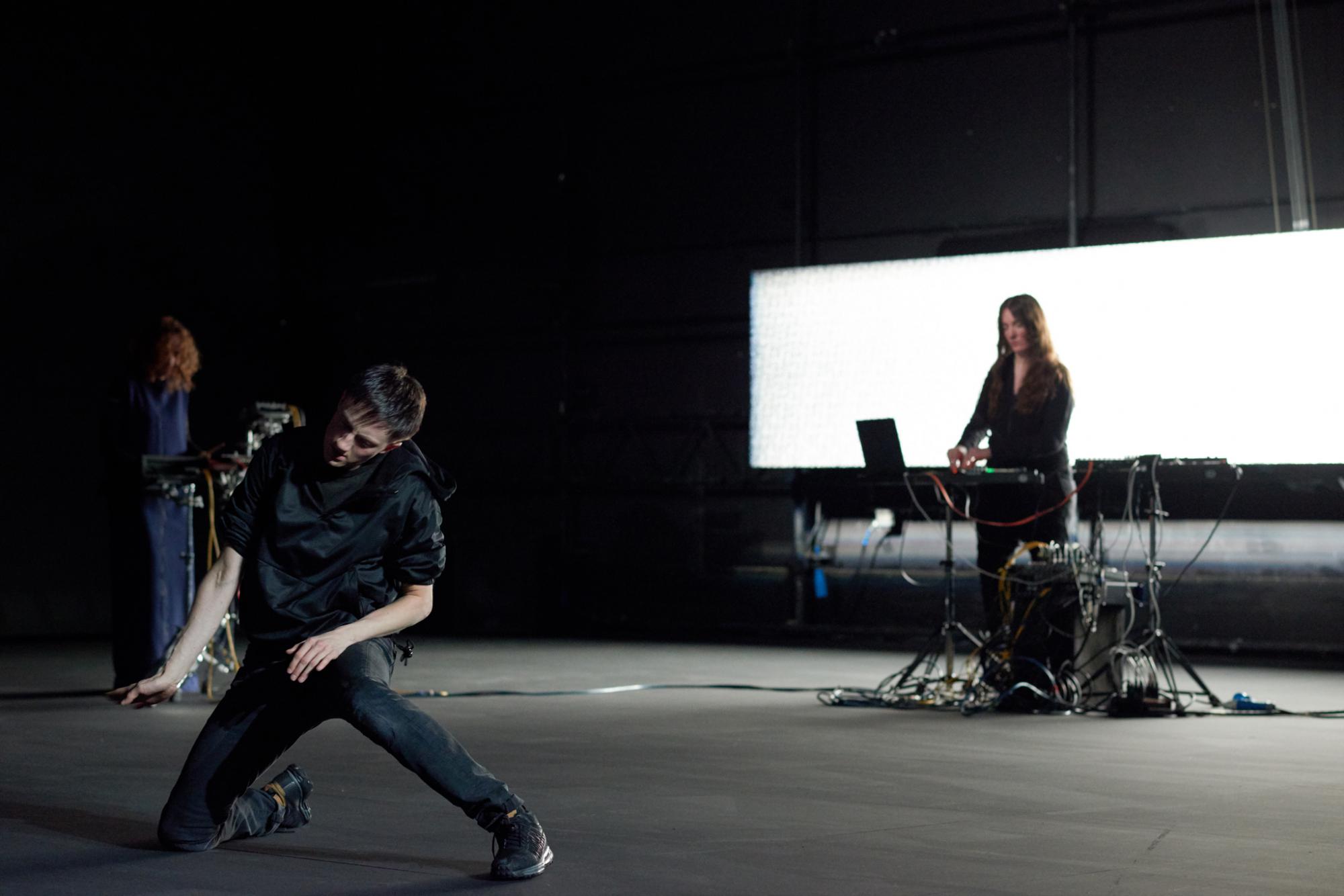 „o.T. (the emotionality of the jaw“ von Ian Kaler.