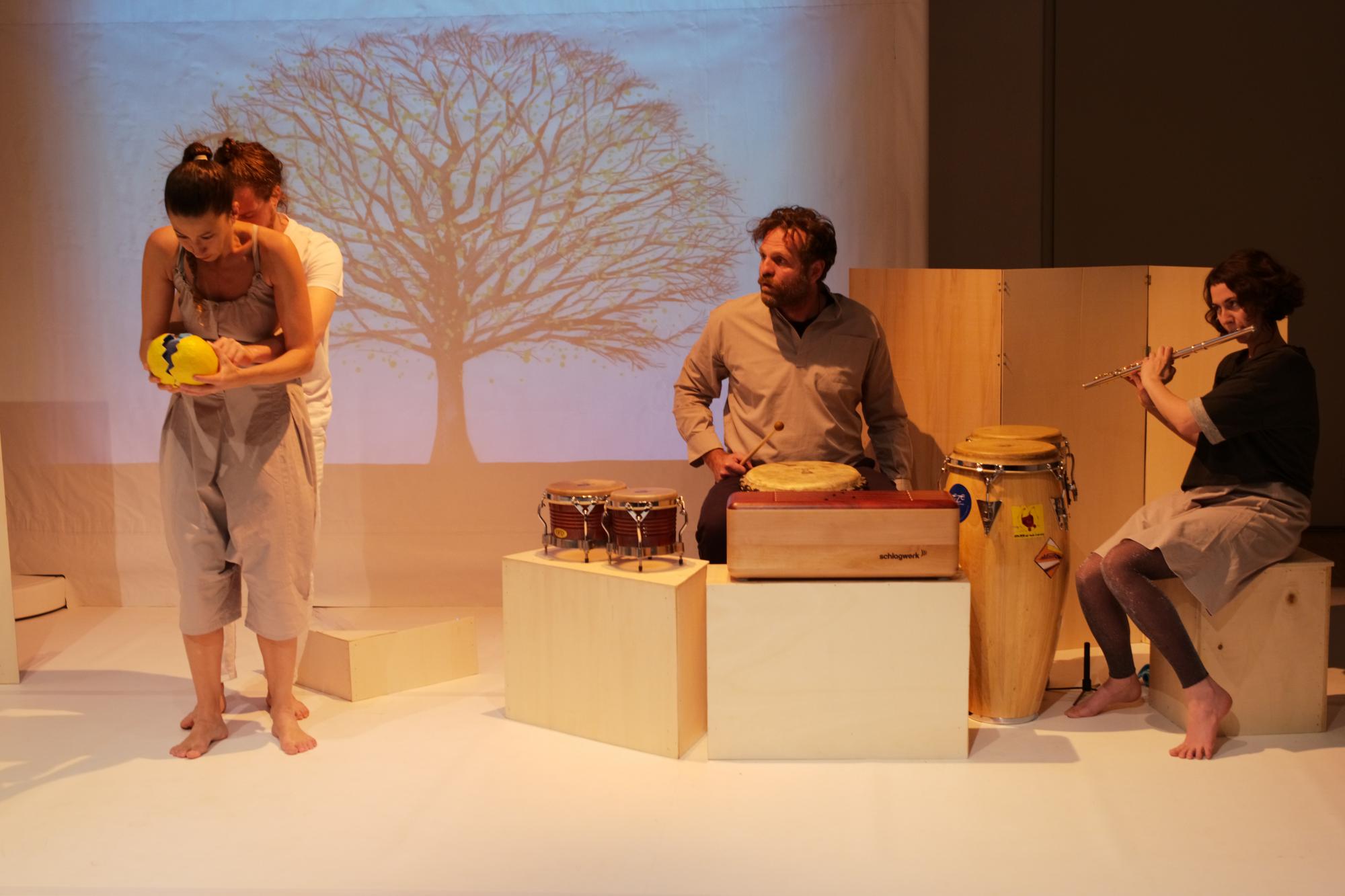 „Der Elefant aus dem Ei“ von Ceren Oran