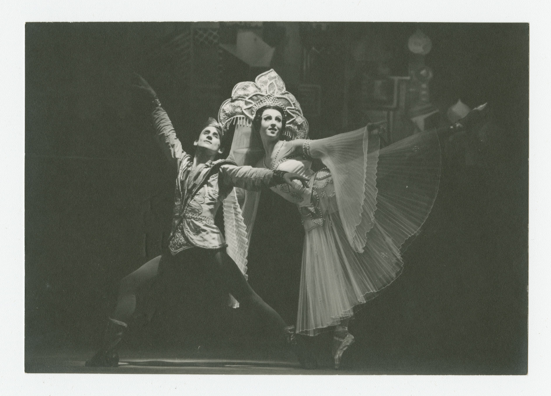 1966 in der Rolle „Die Schöne Zarewna“ in „Der Feuervogel“ am Staatstheater NürnbergQuelle: StadtAN A 81/ II Nr. 34