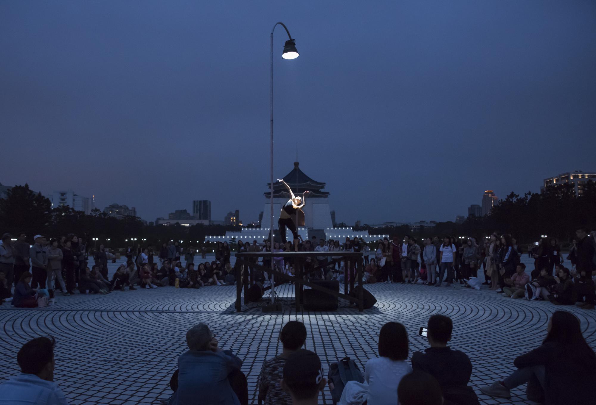 „FreeSteps – NiNi“ der Company HORSE