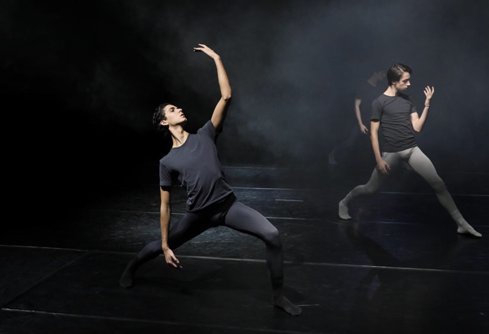 Studierende der Ballett-Akademie der HMTM. Tanz: Simon Boley (rechts) und Manuell Mircuda (links)