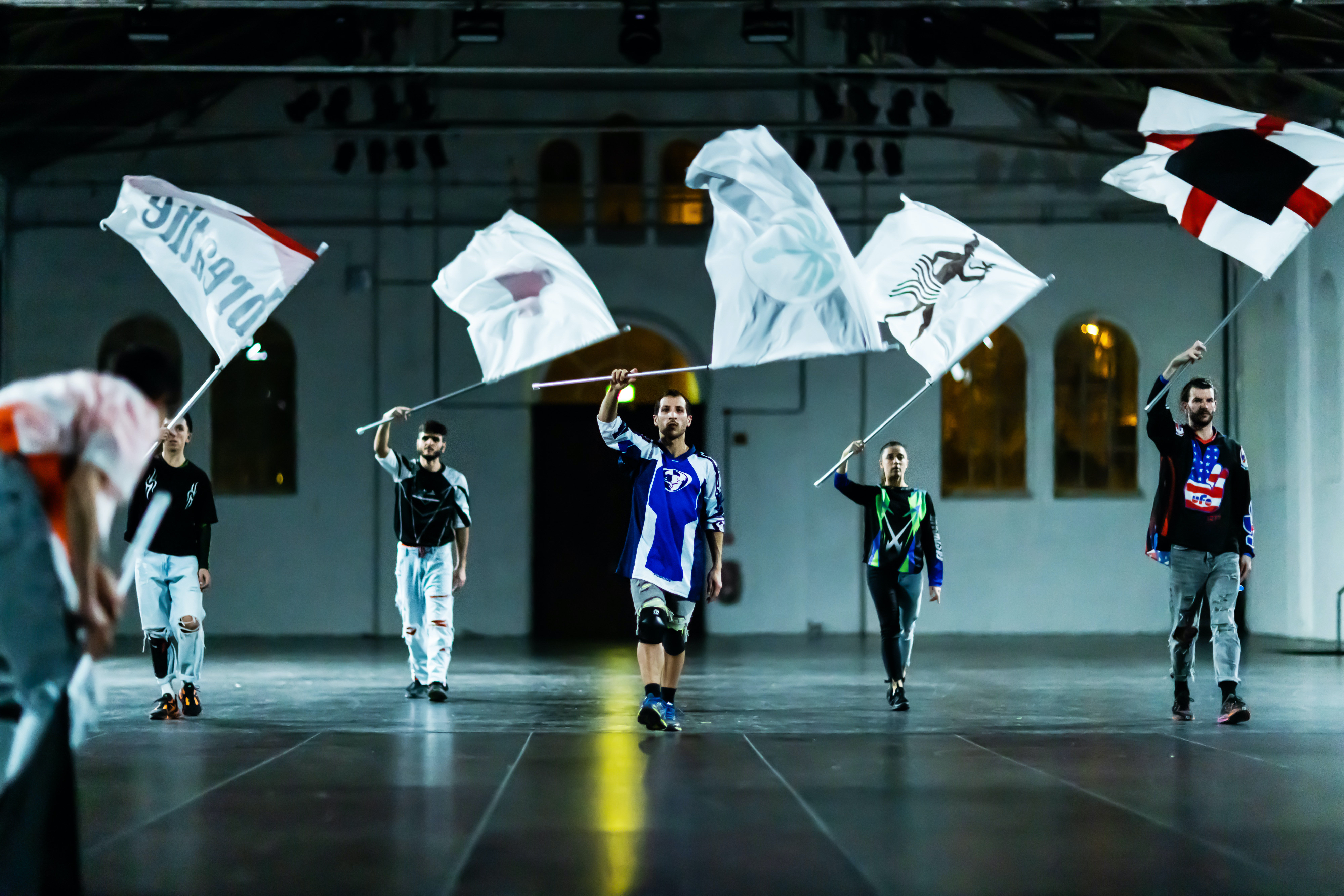 „Terminal Beach“ von Moritz Ostruschnjak. Tanz: Miyuki Shimizu, Daniel Conan, Roberto Provenzano, Guido Badalamenti, Magdalena Agata Wójcik, David Cahier