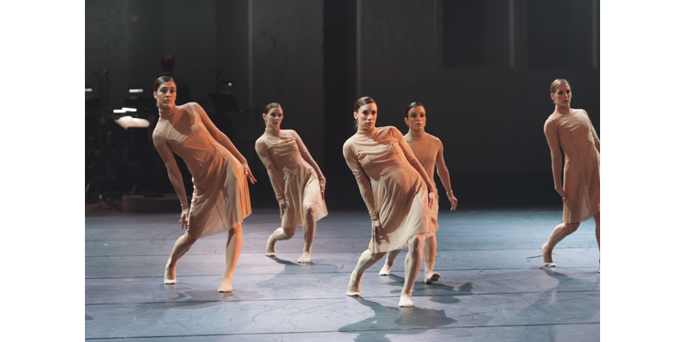 „Stabat Mater“" von E. Clug. Tanz: Ensemble