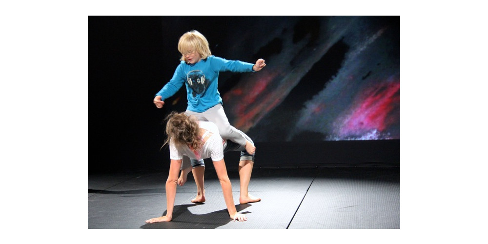 ||:Ein Bein hier und ein Bein dort:||