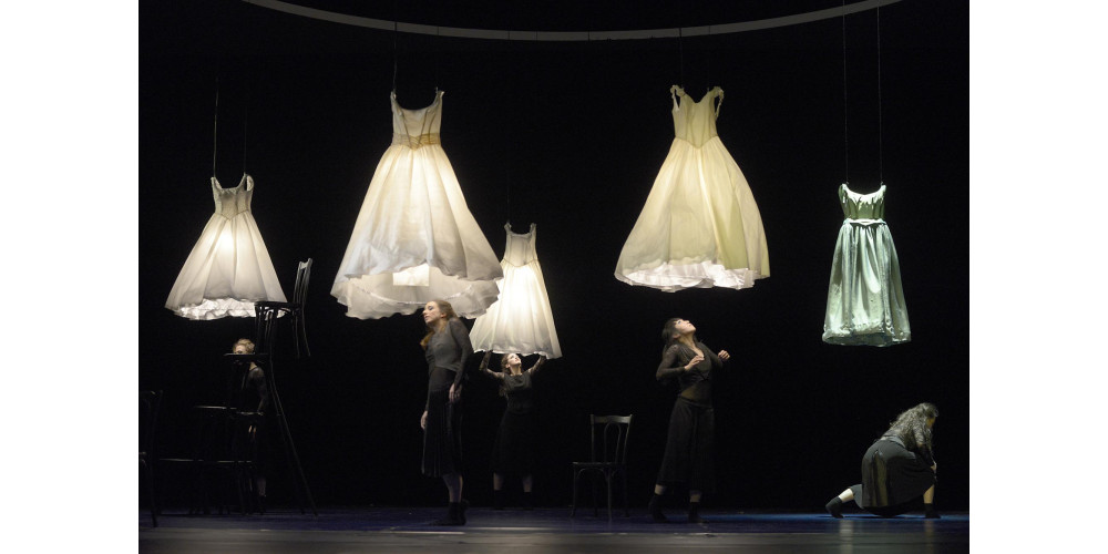 Yuki Moris „Bernarda Albas Haus“ am Theater Regensburg