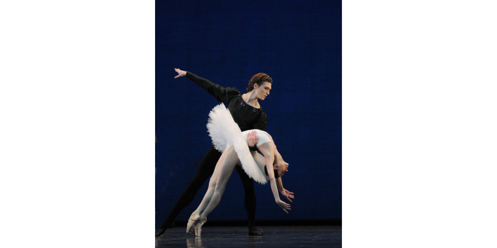 George Balanchines „Sinfonie in C“: Lucia Lacarra und Marlon Dino