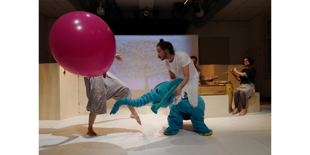 „Der Elefant aus dem Ei“ von Ceren Oran