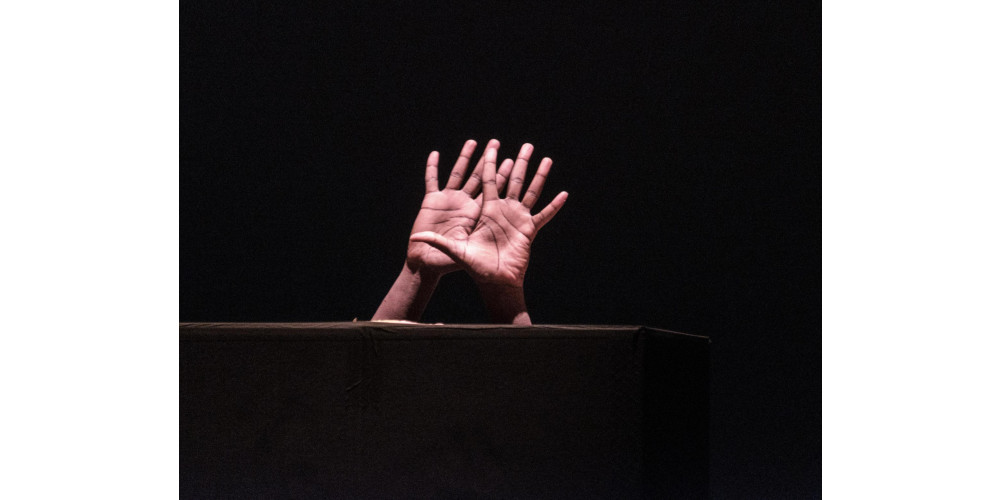 &quot;Je sors de nulle part mais d'un trou obscur&quot; von Taigué Ahmed