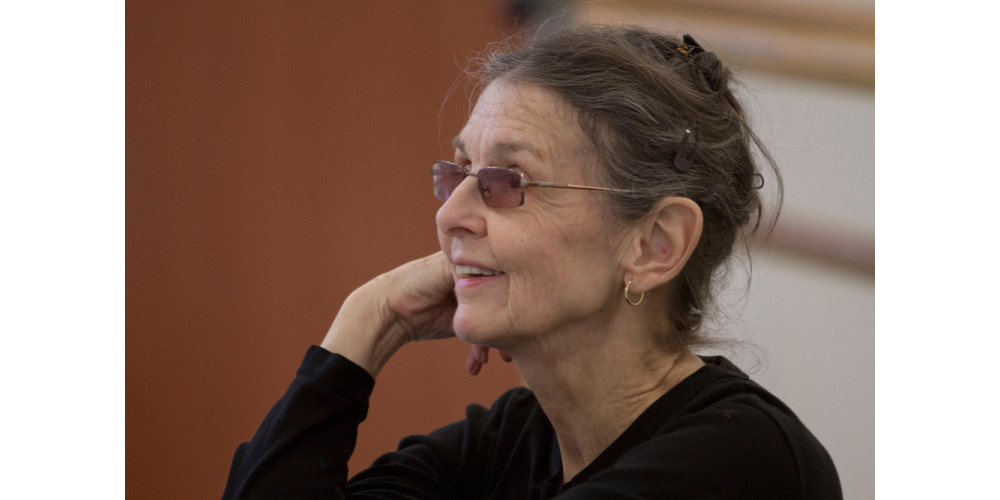 Lynn Seymour bei der Einstudierung von „Five Brahms waltzes in the manner of Isadora Duncan“ am Ballett am Rhein