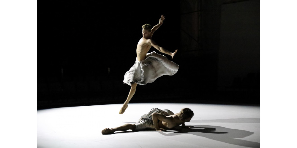 „Duo“ von Nanine Linning. Tanz: M. Dilaghi &amp; F. Sollfrank
