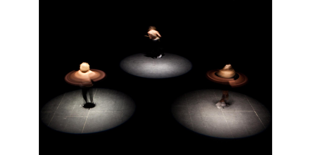 „Ghost Writer and the Broken Hand Break“ von Miet Warlop