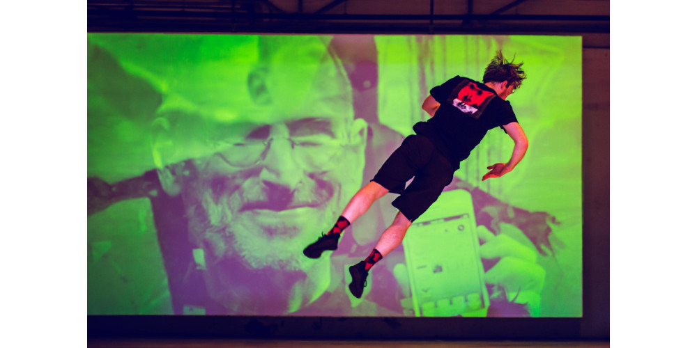 „Autoplay“ von Moritz Ostruschnjak