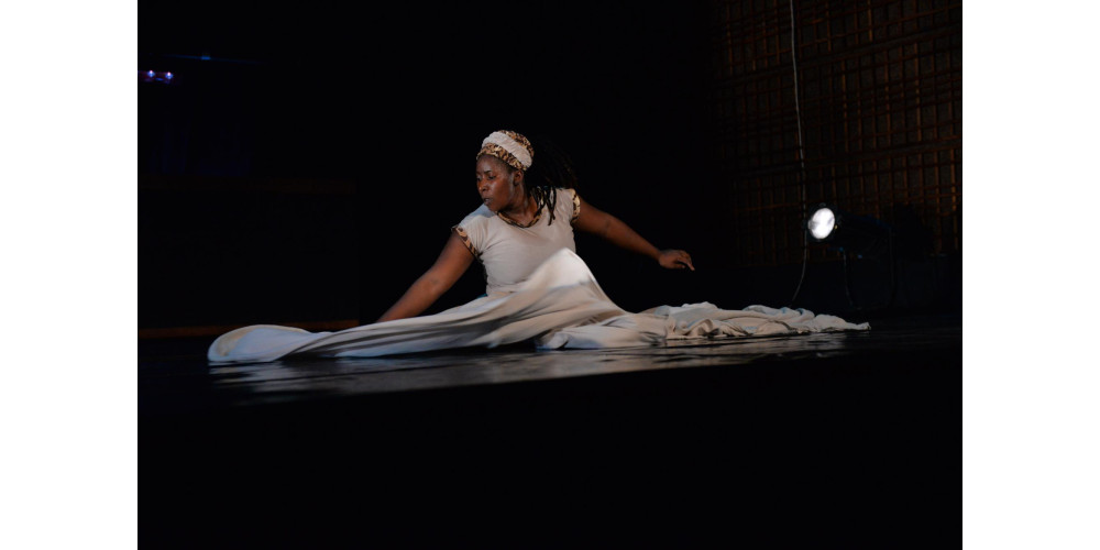 „Solo für Maria“ von Panaibra Gabriel Canda mit Maria Tembe