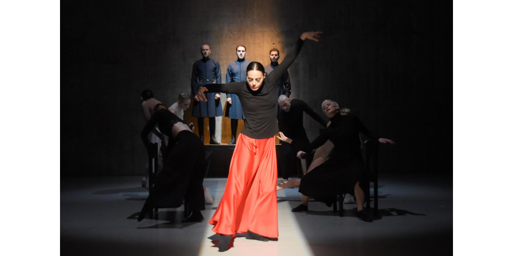 &quot;Code“ des Sosani Tanztheater bei den Regensburger Tanztagen