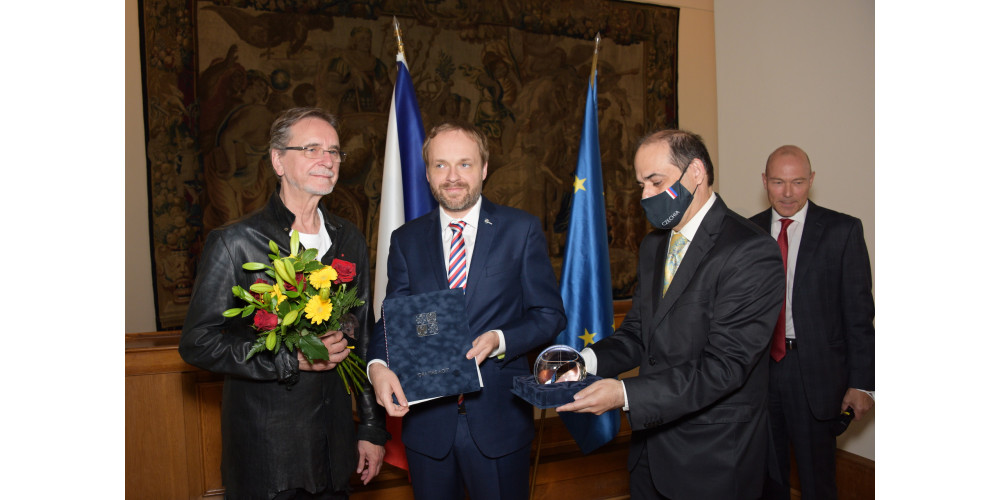 Jiři Kylián erhält die Auszeichnung Gratis Agit