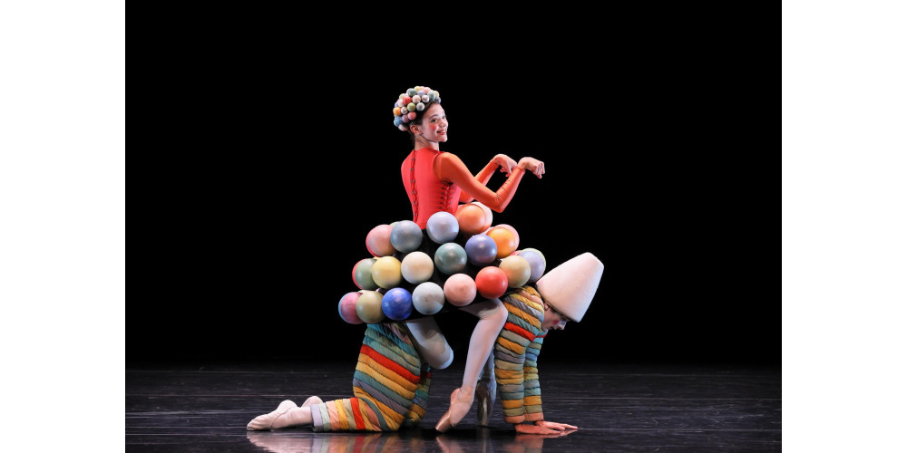 „Das Triadische Ballett&quot;, Türkenrock &amp; Türke. Tanz: Chiara Bacci &amp; Samuel López Legaspi