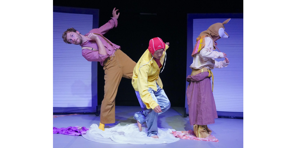 „Spiel im Spiel“ von Ceren Oran: Tanz: Máté Asbóth, Jihun Choi und Jin Lee (v.l.n.r.)