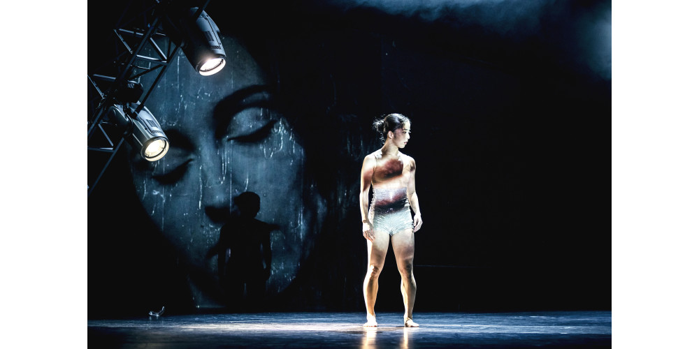 „TRANSIT“ von Wagner Moreira. Tanz: Momoe Kawamura