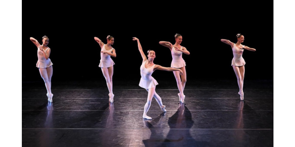 Ballett in der Reaktorhalle. Tanz-Studierende der Ballett-Akademie der HMTM.