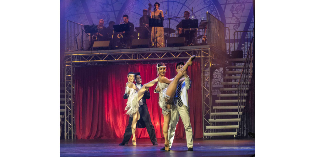„Der große Gatsby“ am Deutschen Theater München. Tanz: Ensemble