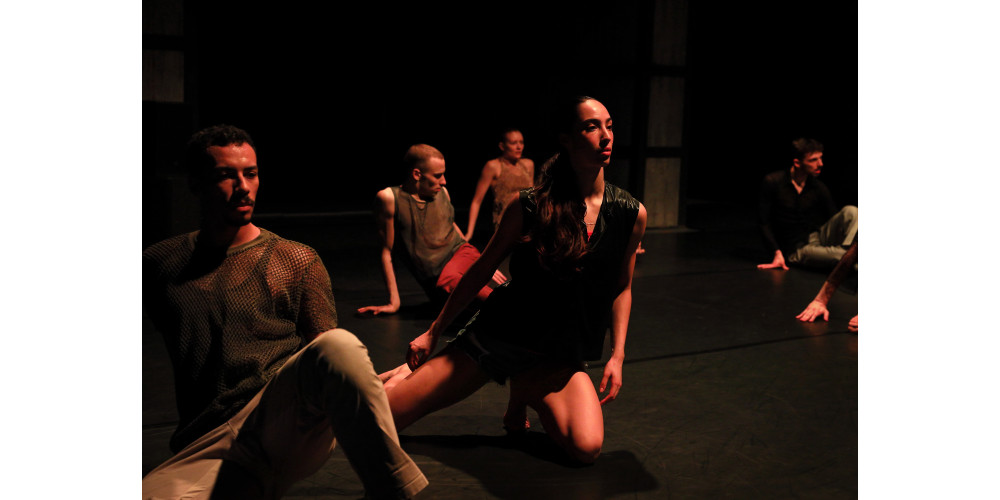 „Minutemade“. Choreografie von Rafaële Giovanola . Tanz: Ensembles des Balletts des Staatstheaters am Gärtnerplatz