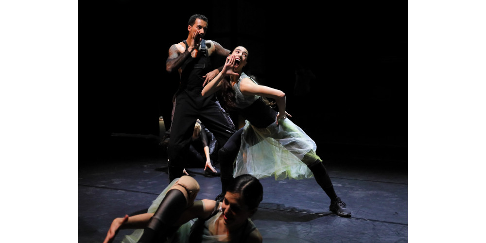 „Minutemade“. Choreografie von Marco da Silva Ferreira. Tanz: Ensembles des Balletts des Staatstheaters am Gärtnerplatz