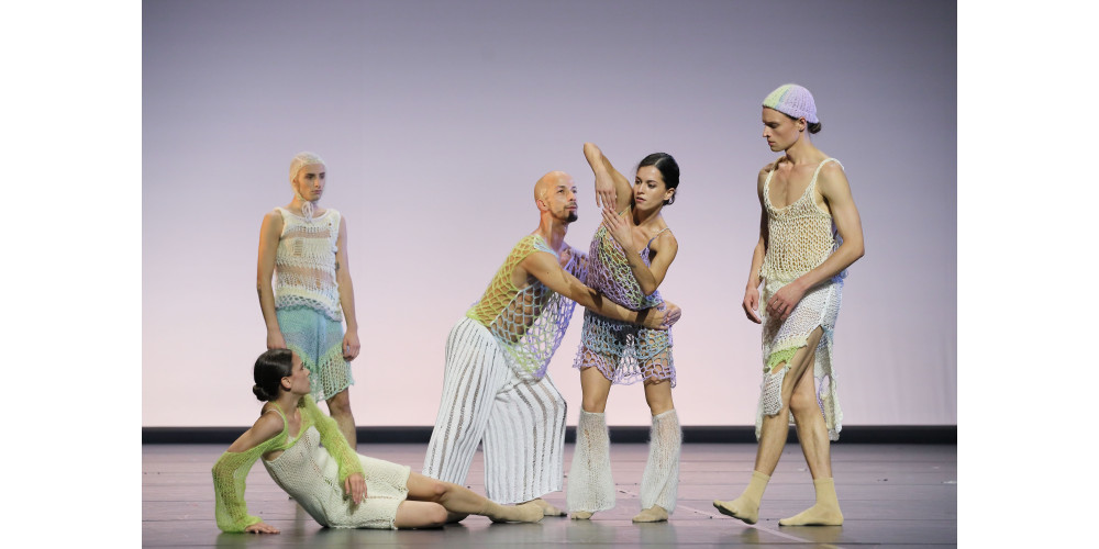 „Sheep“ von Emily Yetta Wohl, Tanz: Elisabet Morera Nadal, Alexander Quetell, Ethan Ribeiro, Micaela Romano Serrano, David Valencia