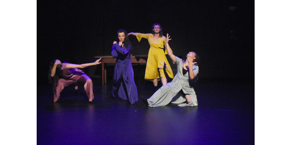 „Cherchez la Femme“, von und mit Ensemble Sosani Tanztheater