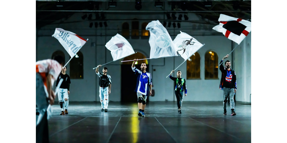 „Terminal Beach“ von Moritz Ostruschnjak. Tanz: Miyuki Shimizu, Daniel Conan, Roberto Provenzano, Guido Badalamenti, Magdalena Agata Wójcik, David Cahier