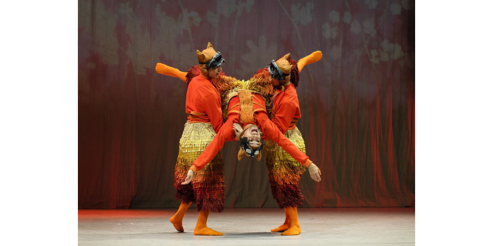 „Aschenbrödel“ von Karl Afred Schreiner, Tanz: Ethan Ribeiro (Prinz) und Micaela Romano Serrano (Aschenbrödel) / Staatstheater am Gärtnerplatz